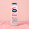 VASELINE Daily Brightening Lait Corps Éclaircissant Uniformisant